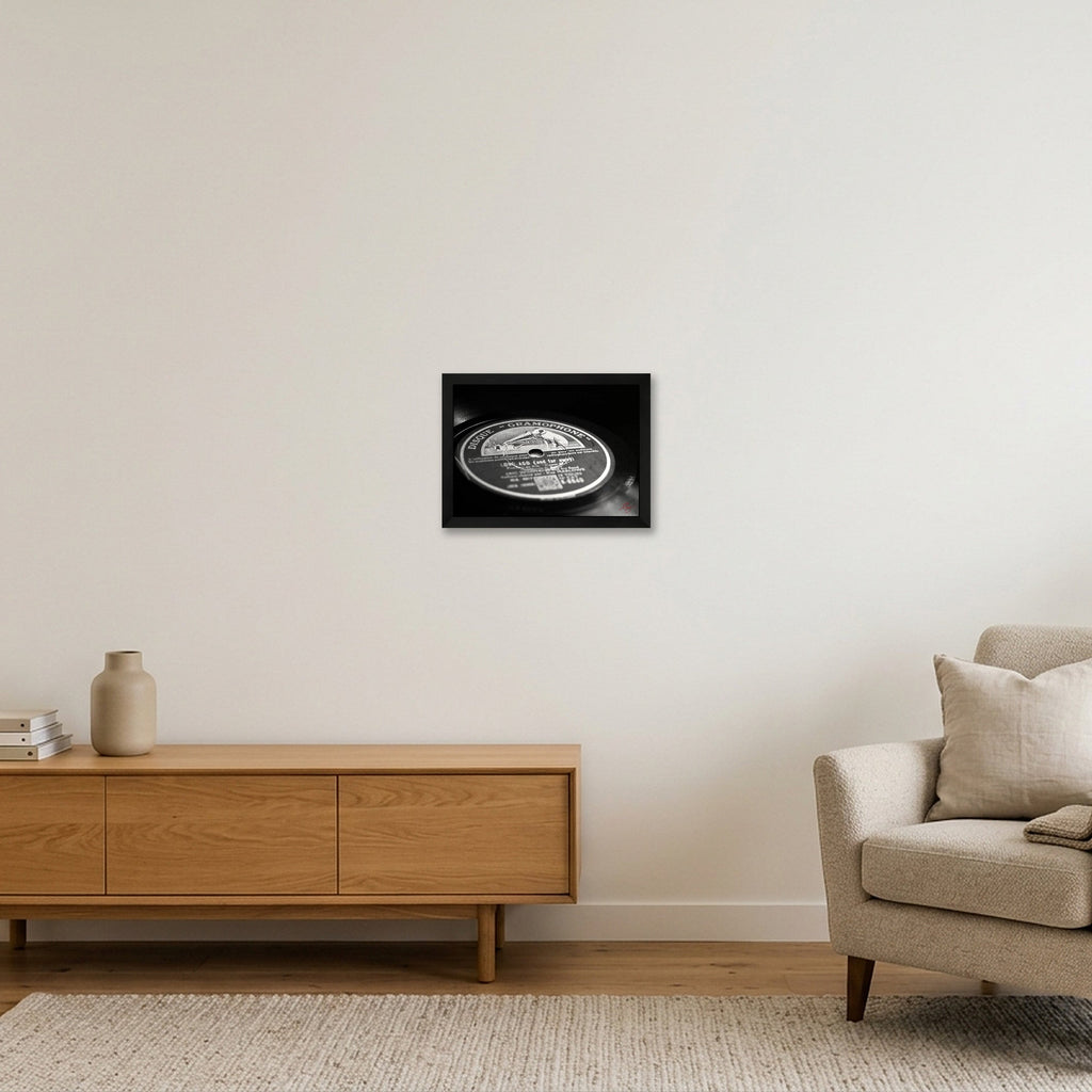 Disque Gramophone B&W — A4 (30×21cm, 12×8") Black Frame