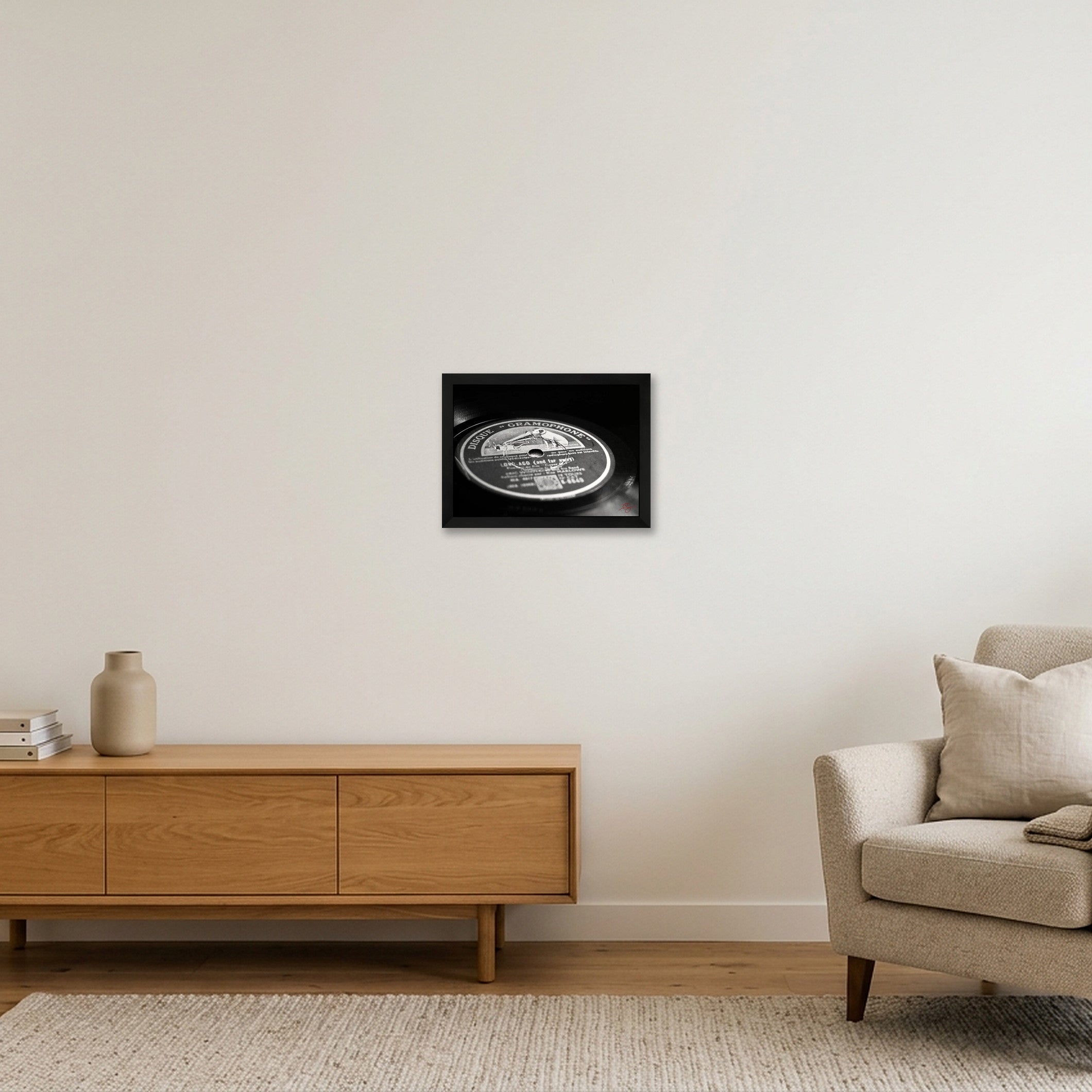 Disque Gramophone B&W — A4 (30×21cm, 12×8") Black Frame