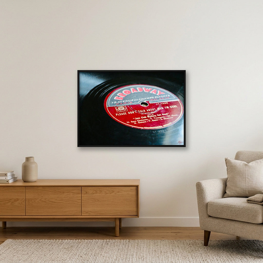 Mystery Hot Band — 100×70cm, 39×28" Black Frame