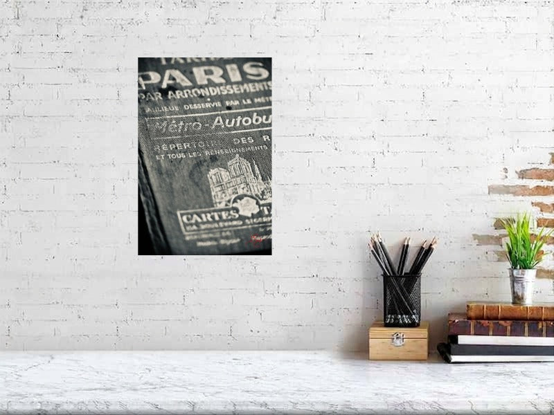 Taride Paris B&W