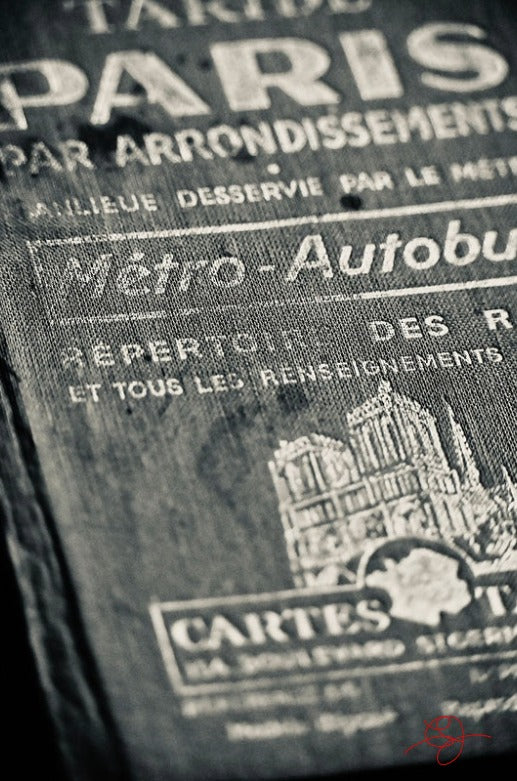 Taride Paris B&W