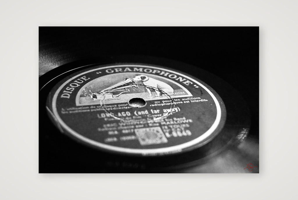 Disque Gramophone B&W — 60×40cm, 24×16" Print only