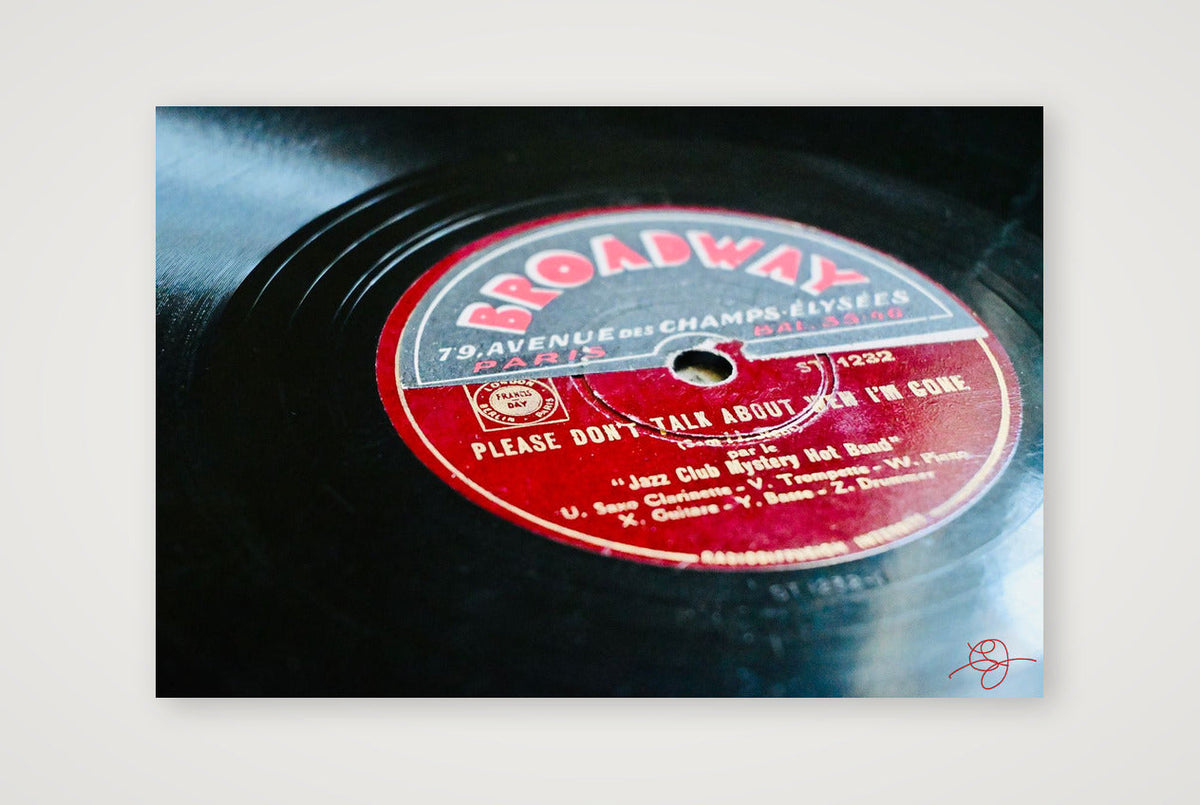 Mystery Hot Band — 60×40cm, 24×16" Print only